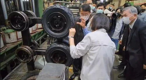 仿美野戰輪胎,成參觀亮點